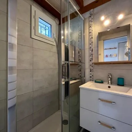 Maison A Deux Pas De La Avec Wifi Et Parking - Fr-1-246a-152 *