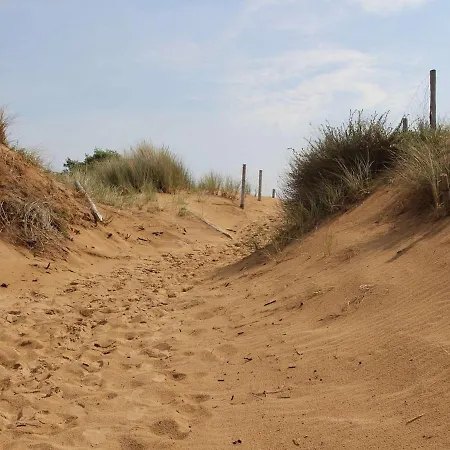 Vakantiehuis Maison A Deux Pas De La Avec Wifi Et Parking - Fr-1-246a-152