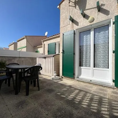 Дом отдыха Maison A Deux Pas De La Avec Wifi Et Parking - Fr-1-246a-152 Сен-Жорж-д'Олерон